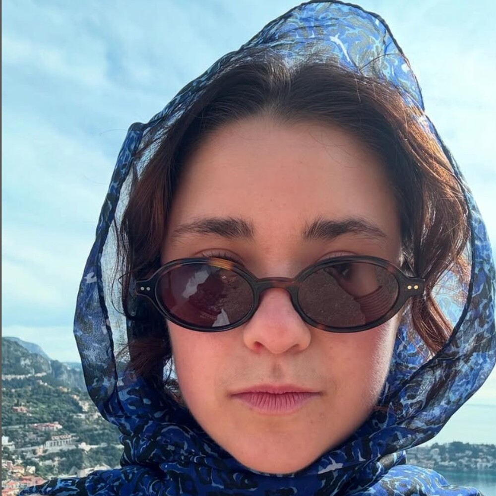 Meet your Posher, Maeve